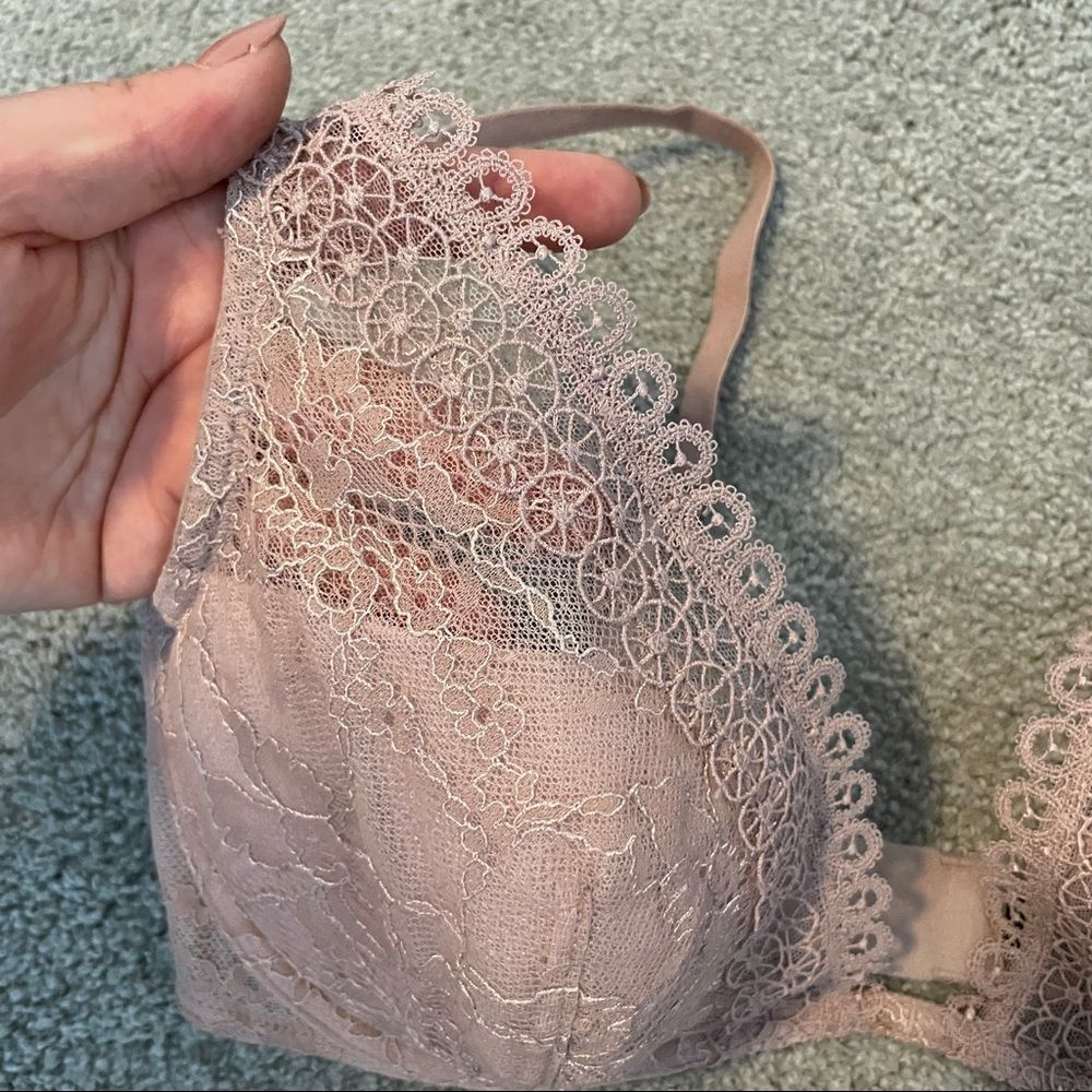 VICTORIA SECRETS 36D LIGHT PINK ISH TAN COLOR - Picture 2 of 4